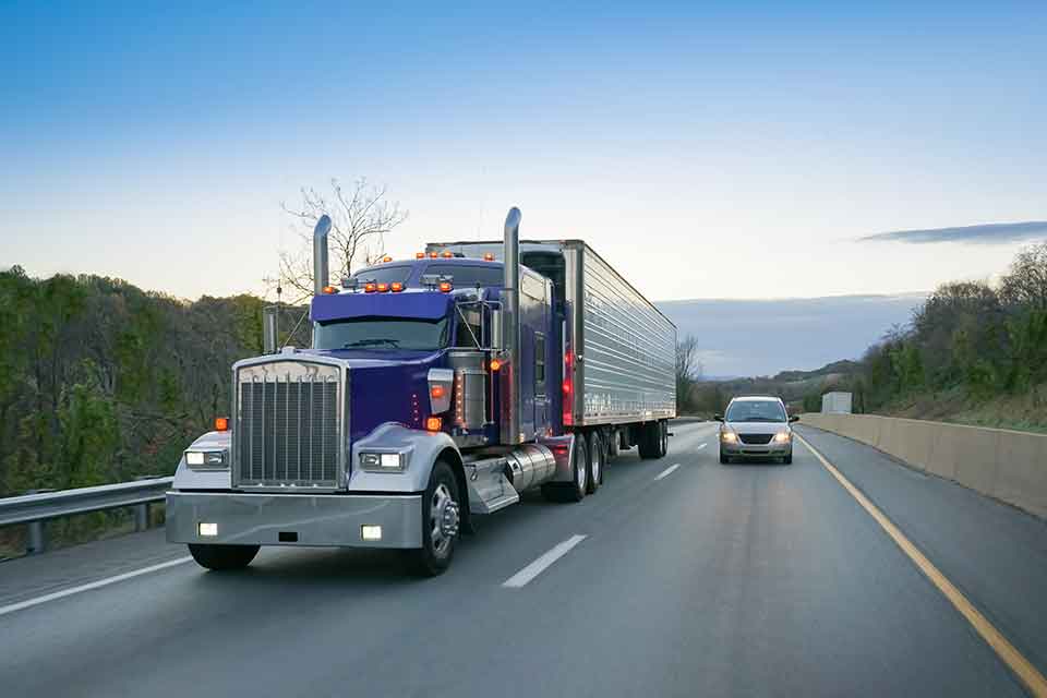 Does 18-Wheeler Insurance Work Differently From Car Insurance?